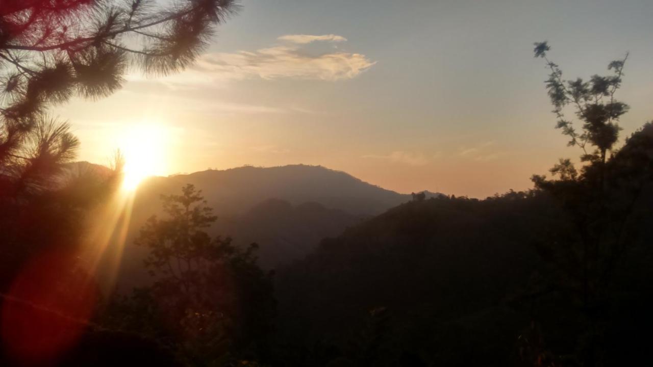 Sunlit Cottage เอลลา ภายนอก รูปภาพ